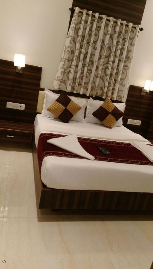 Hotel Golden City Mumbai Exteriör bild