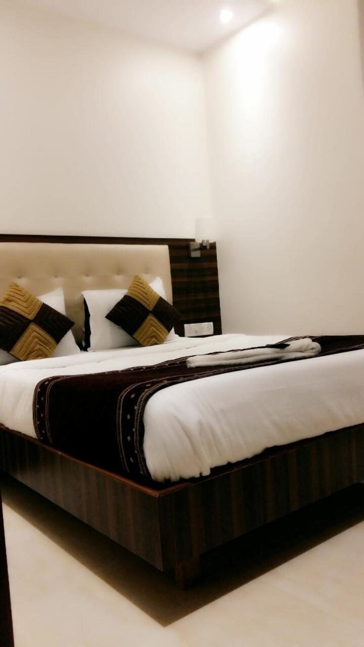 Hotel Golden City Mumbai Exteriör bild